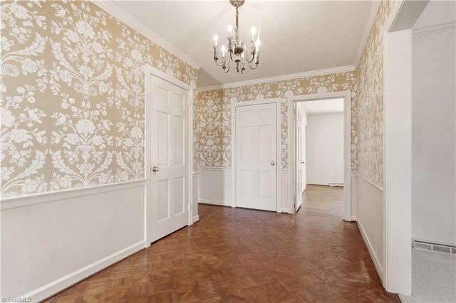 698 Lichfield Road, Winston-salem, NC 27104