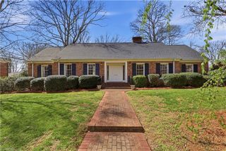 698 Lichfield Road, Winston-salem, NC 27104
