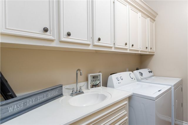 3534 Angelita Dr, Odem, TX 78370