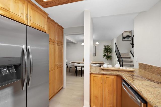 22 Seaview Dr S, Rolling Hills Estates, CA 90274