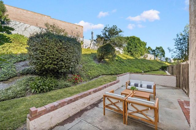 22 Seaview Dr S, Rolling Hills Estates, CA 90274