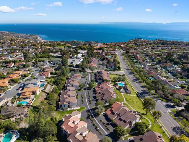 22 Seaview Dr S, Rolling Hills Estates, CA 90274