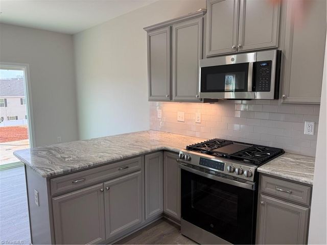 1461 Dappledown Street 64, Kernersville, NC 27284