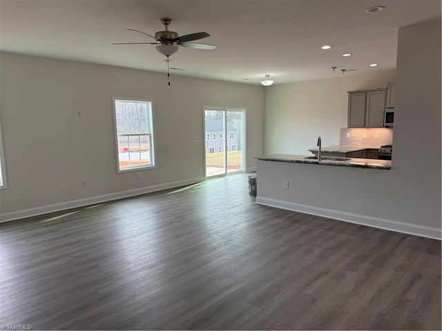 1461 Dappledown Street 64, Kernersville, NC 27284