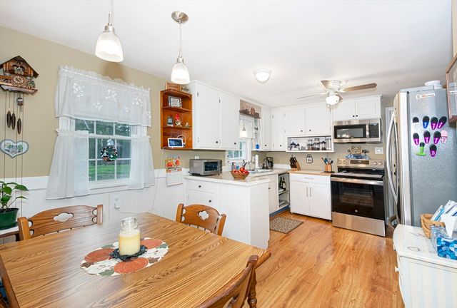 9 Orchard Dr, Paxton, MA 01612