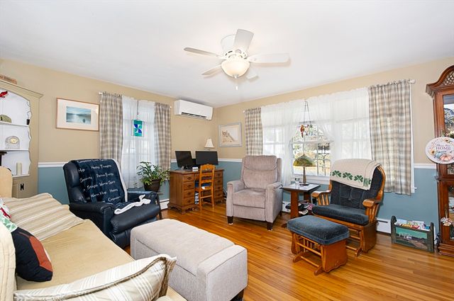 9 Orchard Dr, Paxton, MA 01612