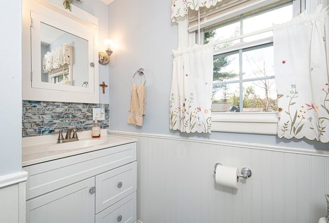 9 Orchard Dr, Paxton, MA 01612