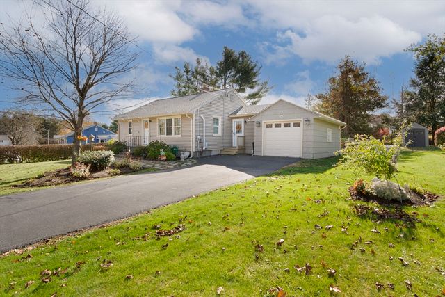 9 Orchard Dr, Paxton, MA 01612