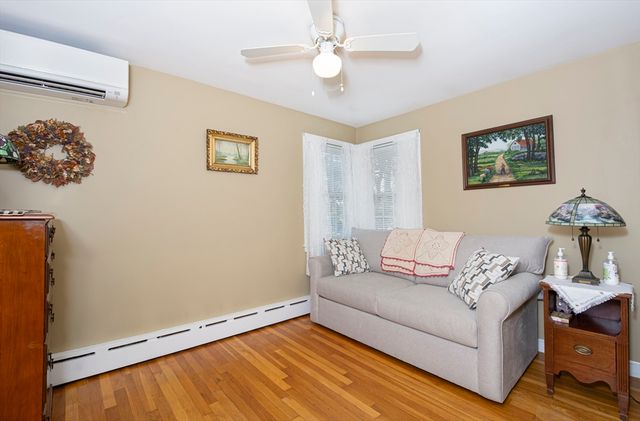 9 Orchard Dr, Paxton, MA 01612