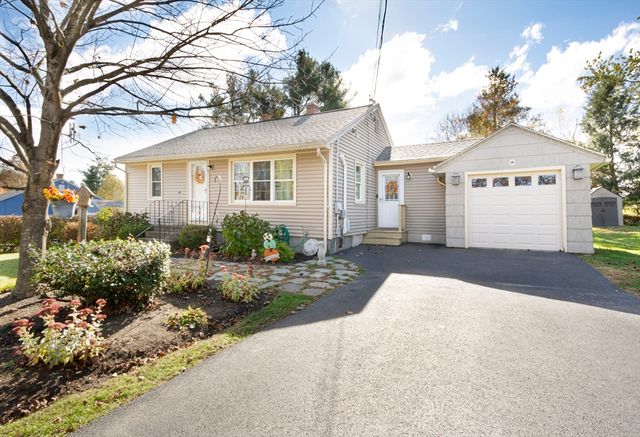 9 Orchard Dr, Paxton, MA 01612