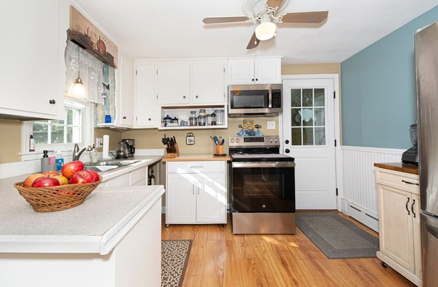9 Orchard Dr, Paxton, MA 01612