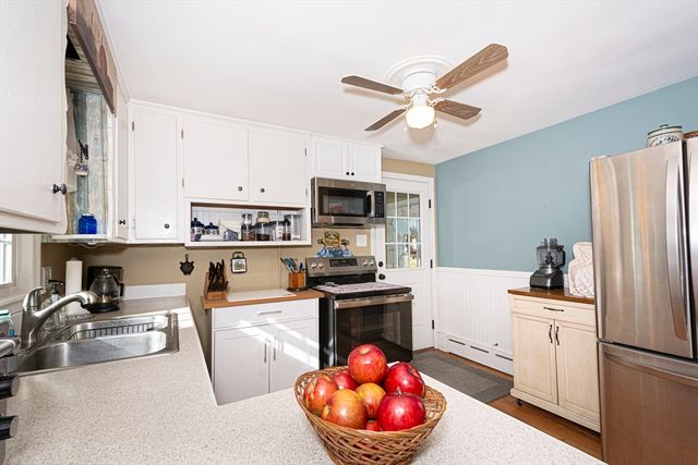 9 Orchard Dr, Paxton, MA 01612