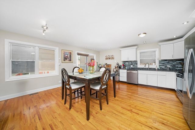 7947 S Clyde Avenue, Chicago, IL 60617