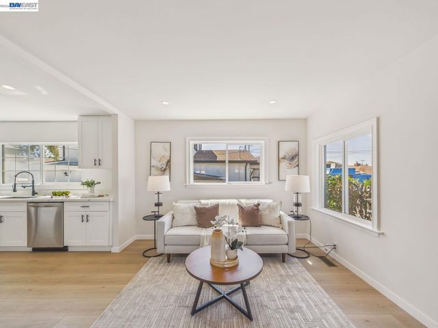 1106 88Th Ave, Oakland, CA 94621