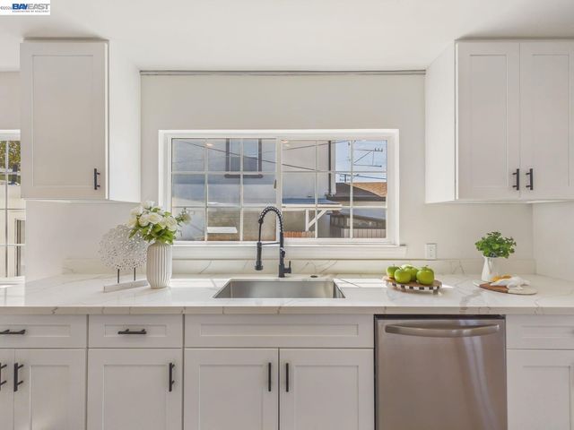 1106 88Th Ave, Oakland, CA 94621
