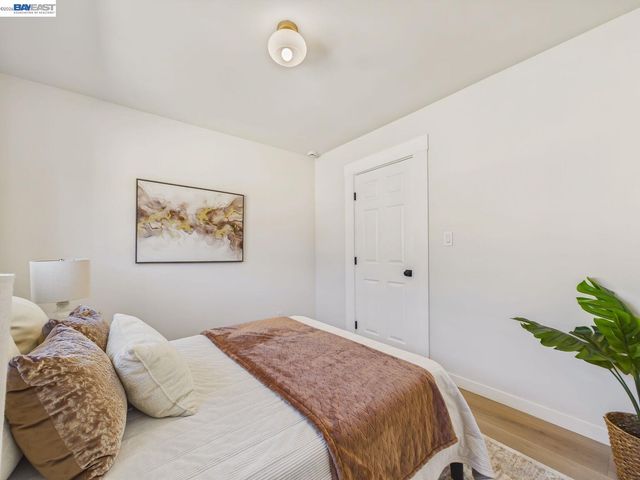 1106 88Th Ave, Oakland, CA 94621