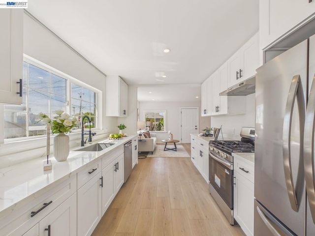 1106 88Th Ave, Oakland, CA 94621