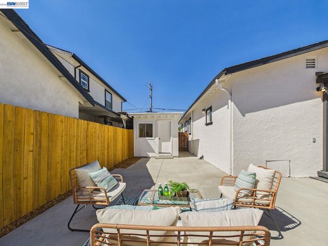 1106 88Th Ave, Oakland, CA 94621
