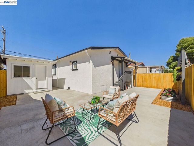 1106 88Th Ave, Oakland, CA 94621