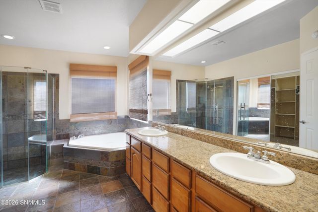 2205 Sun Chaser Place, Las Cruces, NM 88011