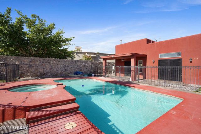 2205 Sun Chaser Place, Las Cruces, NM 88011