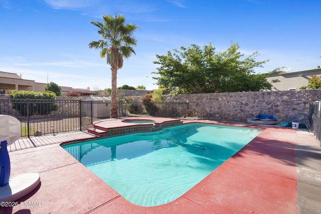 2205 Sun Chaser Place, Las Cruces, NM 88011