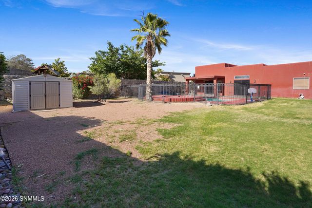 2205 Sun Chaser Place, Las Cruces, NM 88011