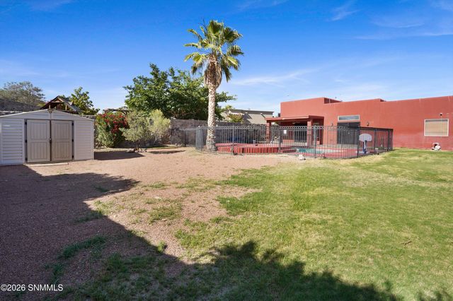 2205 Sun Chaser Place, Las Cruces, NM 88011