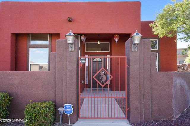 2205 Sun Chaser Place, Las Cruces, NM 88011