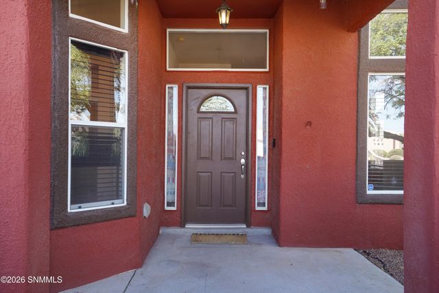 2205 Sun Chaser Place, Las Cruces, NM 88011