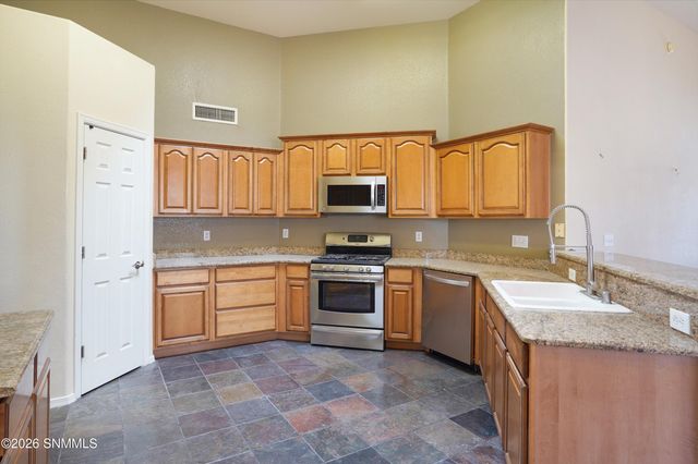 2205 Sun Chaser Place, Las Cruces, NM 88011
