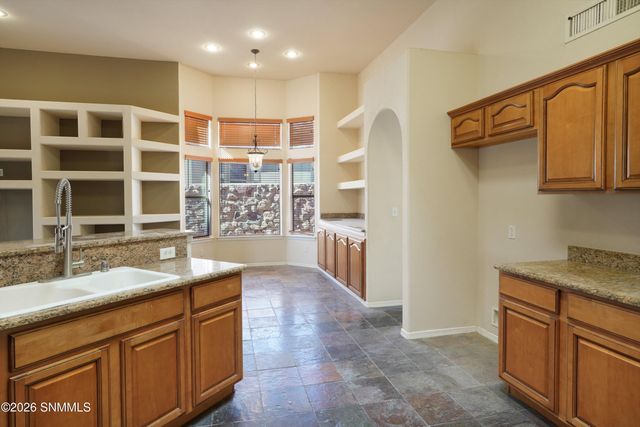 2205 Sun Chaser Place, Las Cruces, NM 88011
