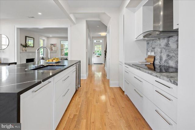2940 BELLEVUE TER NW, Washington, DC 20016