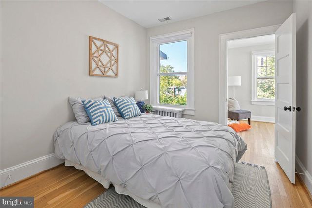 2940 BELLEVUE TER NW, Washington, DC 20016