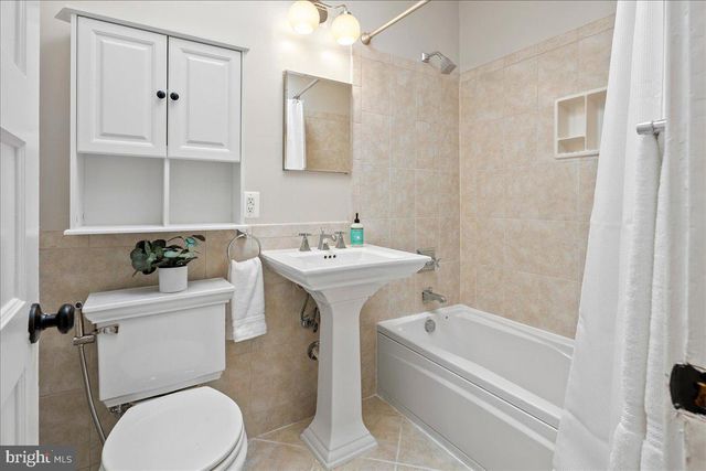 2940 BELLEVUE TER NW, Washington, DC 20016