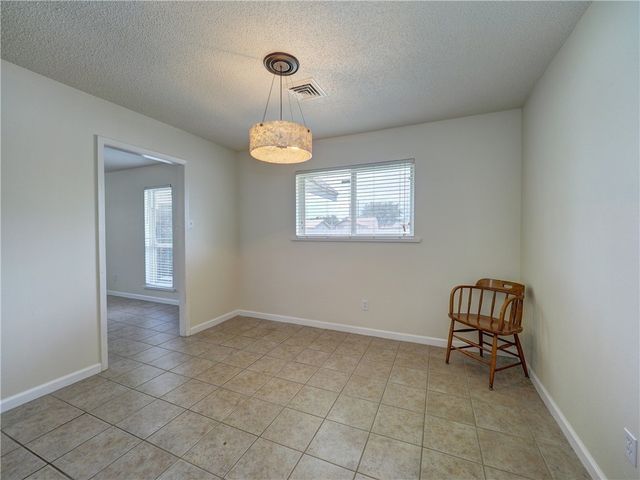 1638 Spicewood Dr, Corpus Christi, TX 78412
