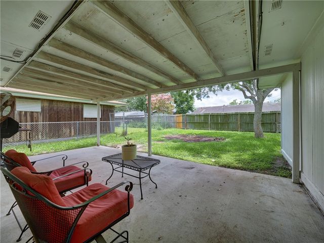 1638 Spicewood Dr, Corpus Christi, TX 78412