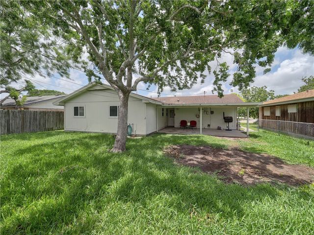 1638 Spicewood Dr, Corpus Christi, TX 78412