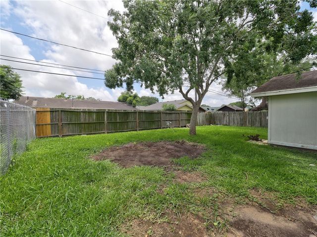 1638 Spicewood Dr, Corpus Christi, TX 78412