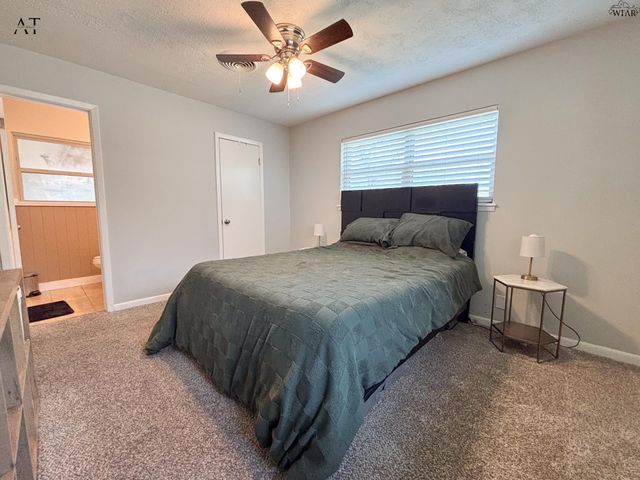 605 OAK STREET, Burkburnett, TX 76354