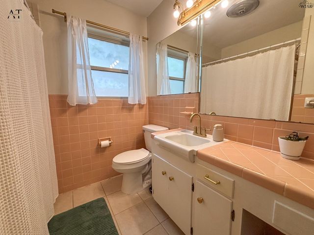 605 OAK STREET, Burkburnett, TX 76354