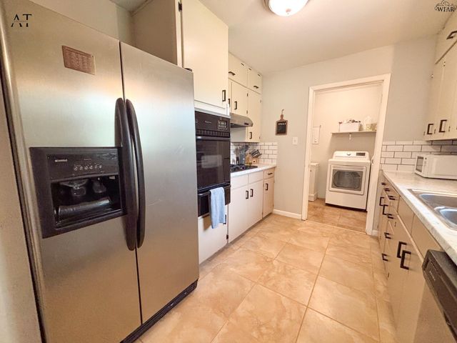 605 OAK STREET, Burkburnett, TX 76354