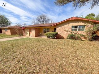 605 OAK STREET, Burkburnett, TX 76354