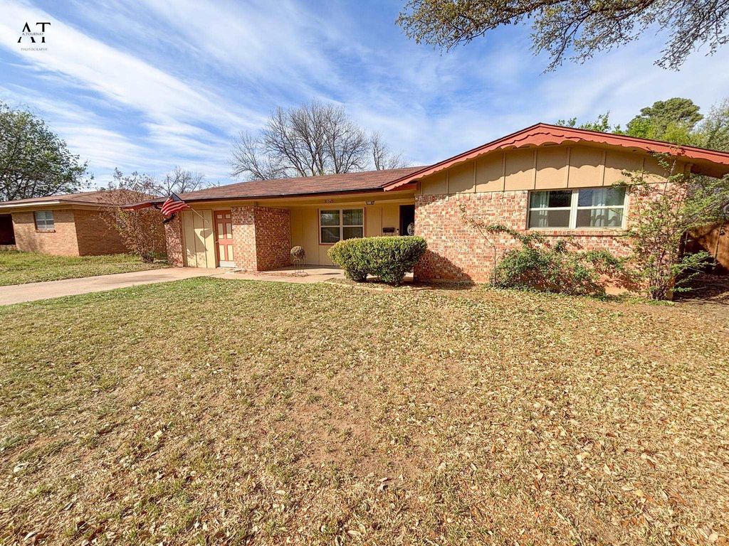 605 OAK STREET, Burkburnett, TX 76354