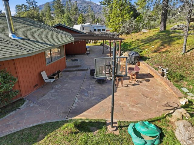 3868 Pinecrest Drive, Mariposa, CA 95338