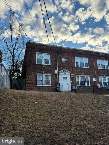 4002 S CAPITOL ST SE, Washington, DC 20032
