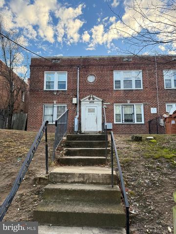 4002 S CAPITOL ST SE, Washington, DC 20032