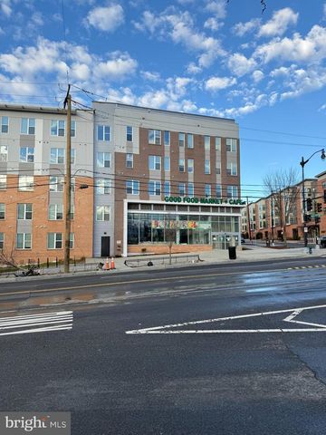 4002 S CAPITOL ST SE, Washington, DC 20032