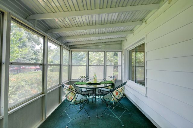 15601 Park Lane, Plymouth, MI 48170