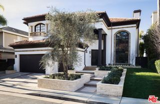 16736 Via Pacifica, Pacific Palisades, CA 90272